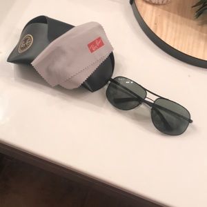 Ray Ban aviator shades/sunglasses